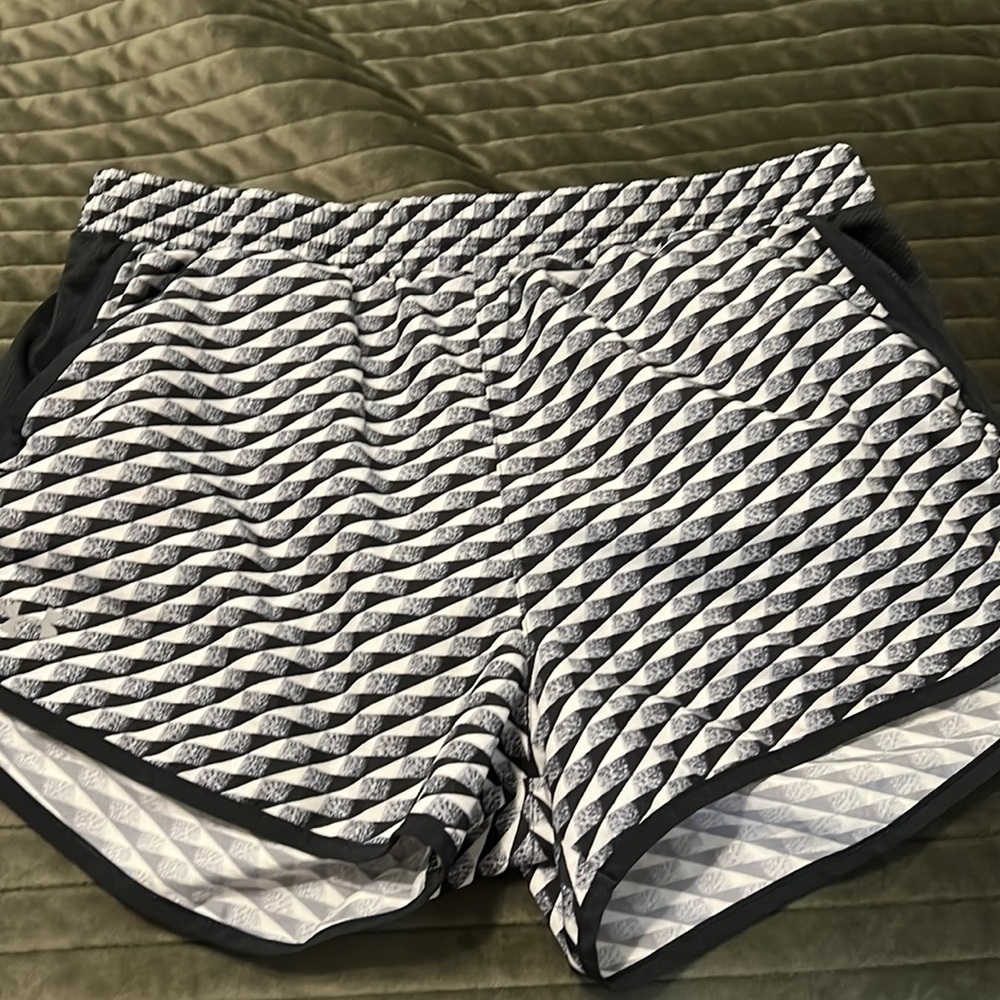 Underarmour shorts